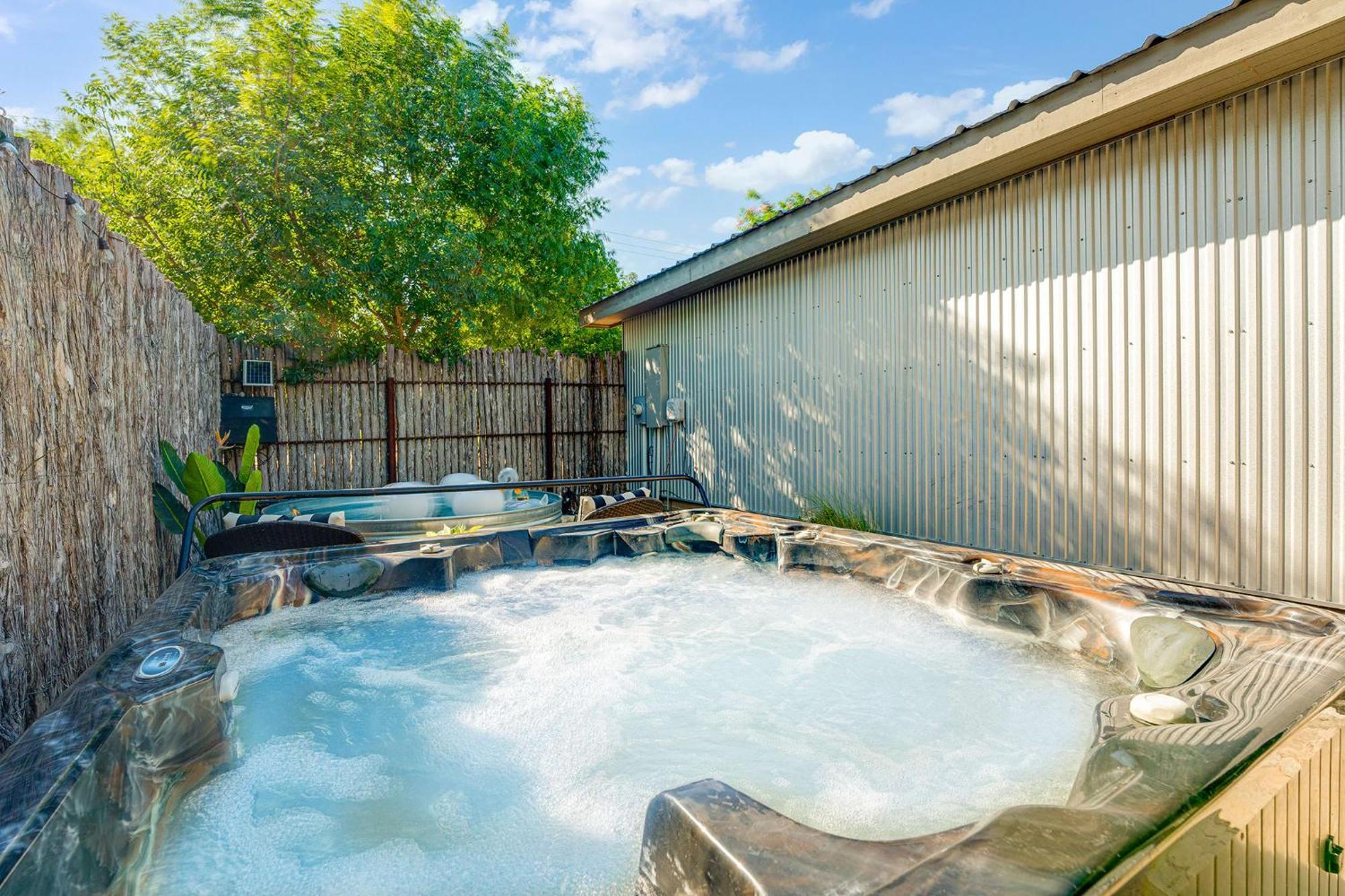 Villa Claret House Full Kitchen And Private Hot Tub à Fredericksburg Extérieur photo